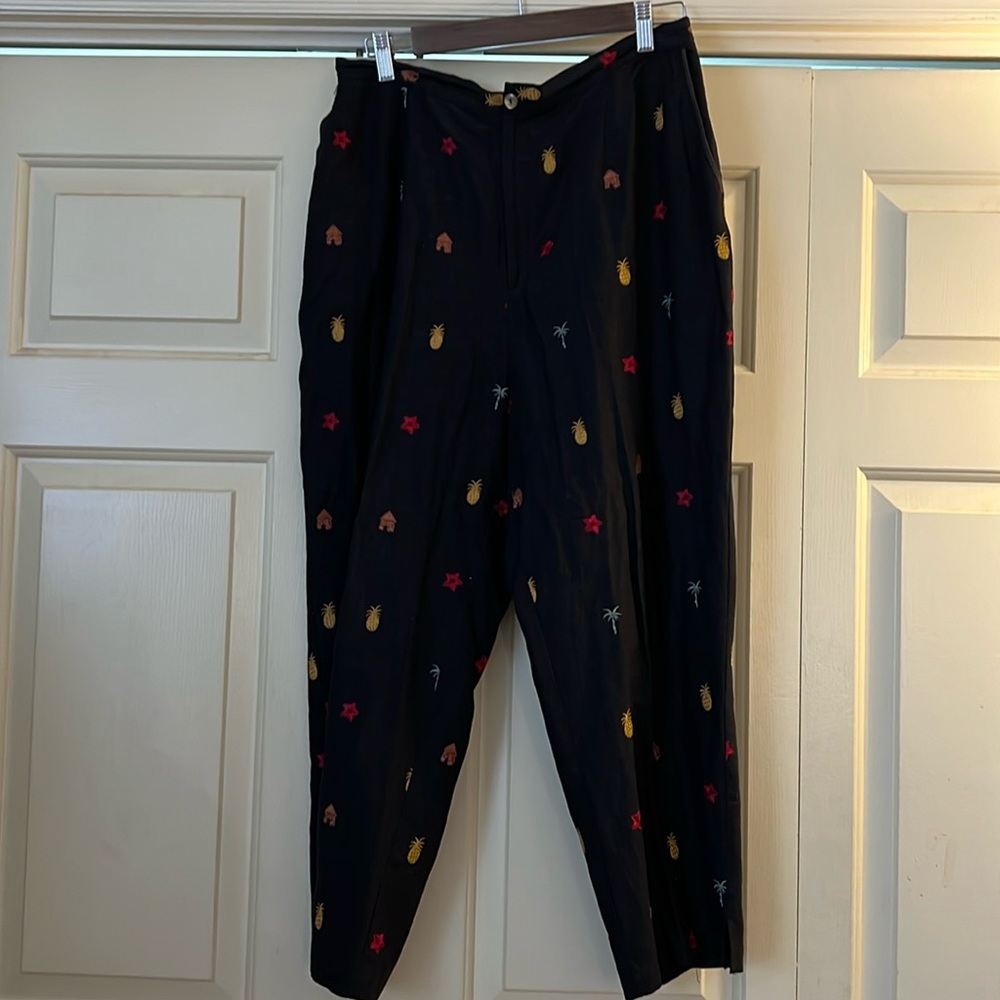 Erin London linen/silk crop slacks w/embroidered icons pockets and elastic back